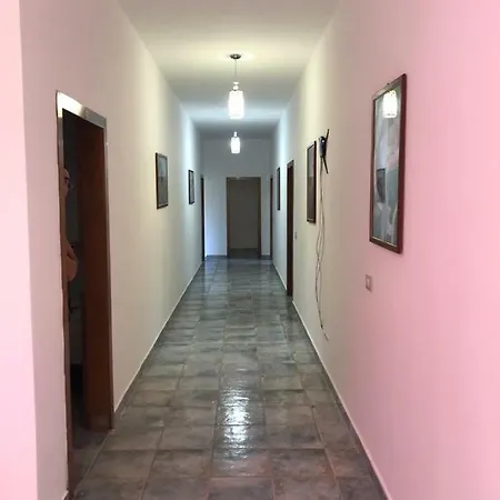 Ulaj Shëngjin