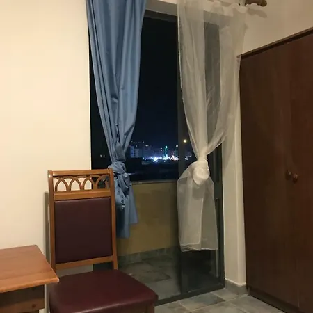 Ulaj Hotel